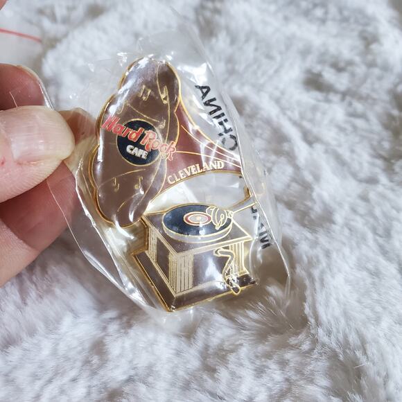 Hard Rock Cafe Pins NWT Set of 3 - Picture 5 of 5
